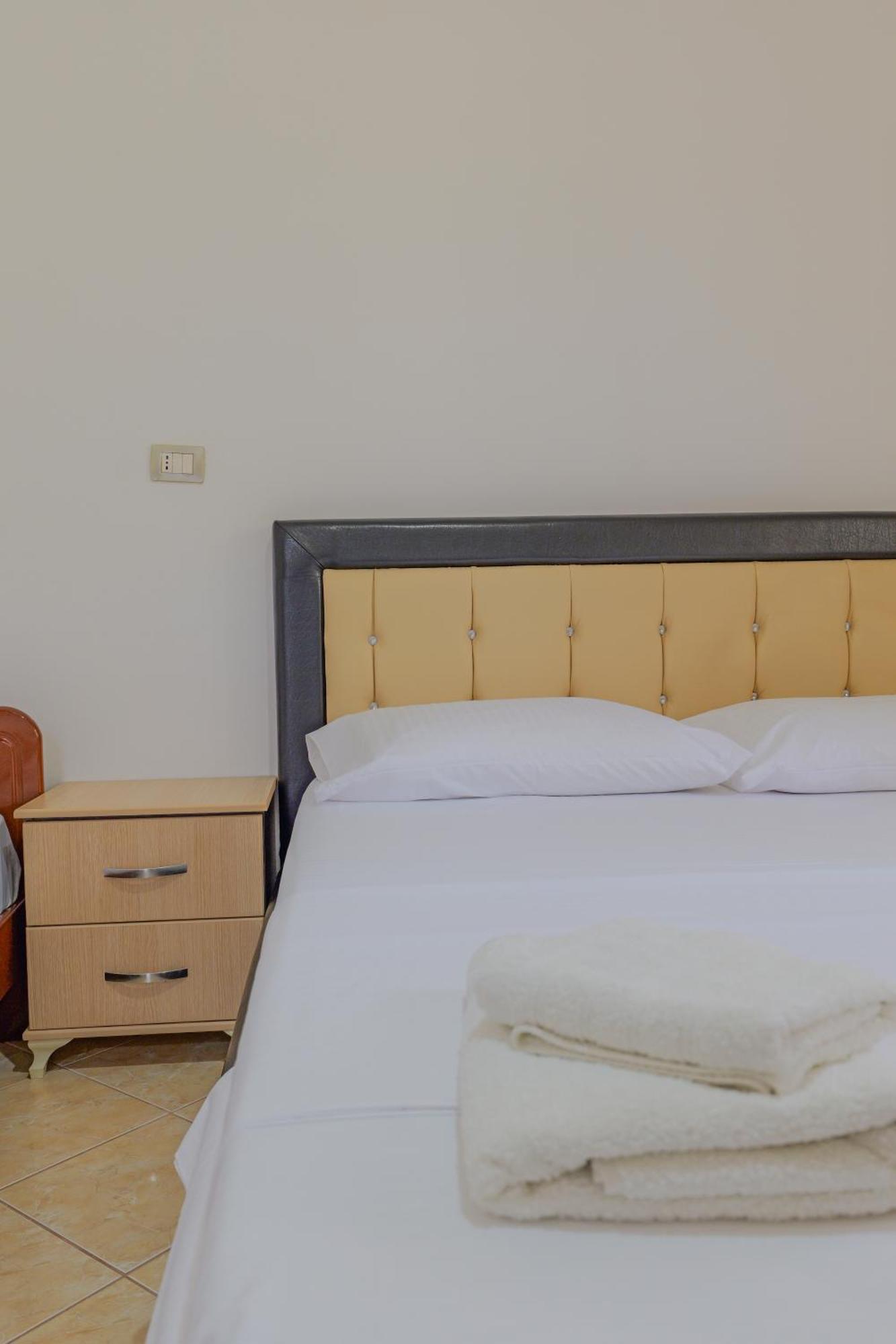 Brahimi Guest House クサミル エクステリア 写真