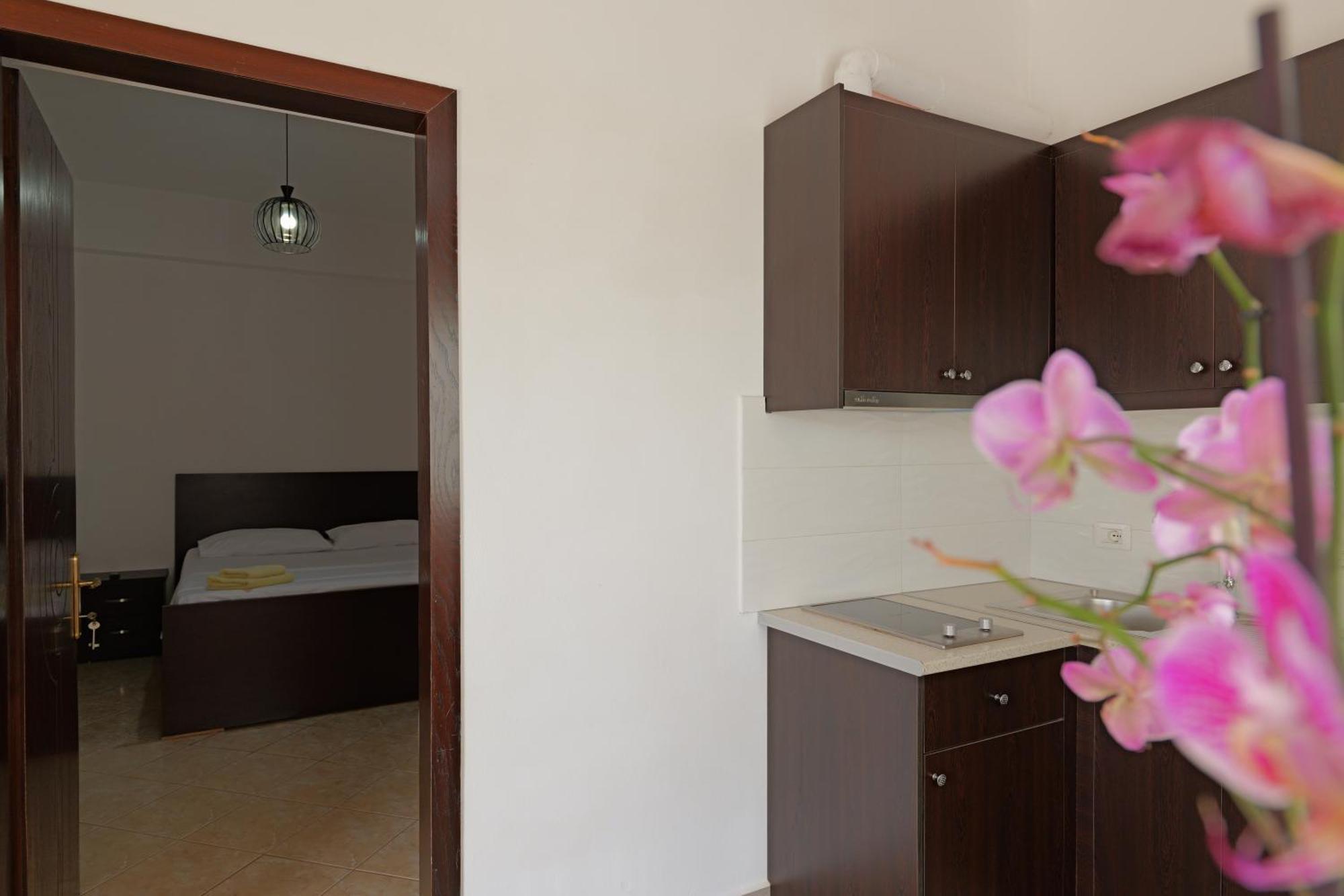 Brahimi Guest House クサミル エクステリア 写真