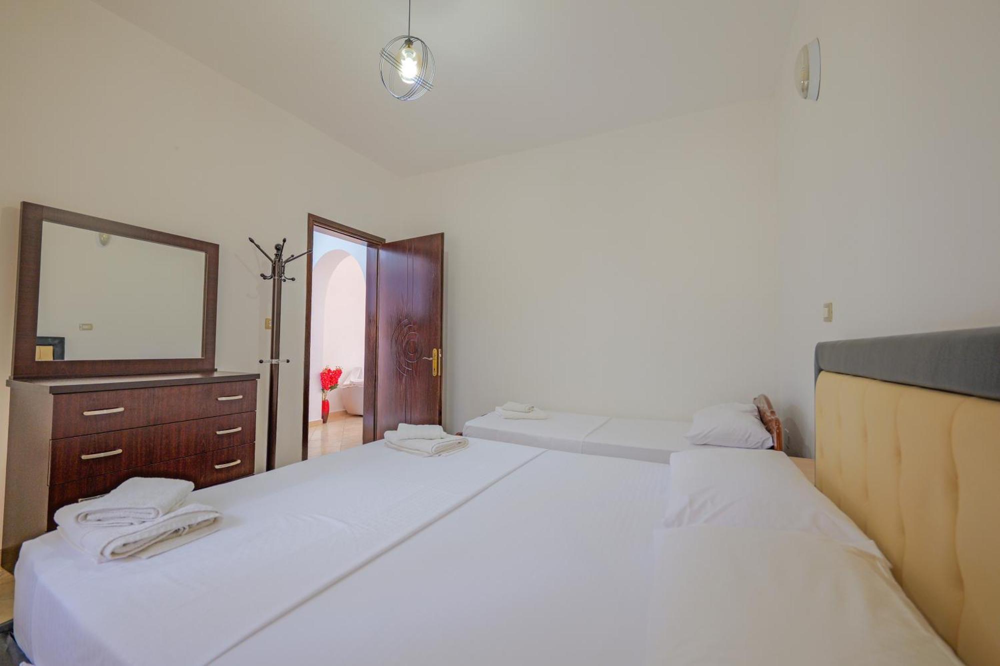 Brahimi Guest House クサミル エクステリア 写真