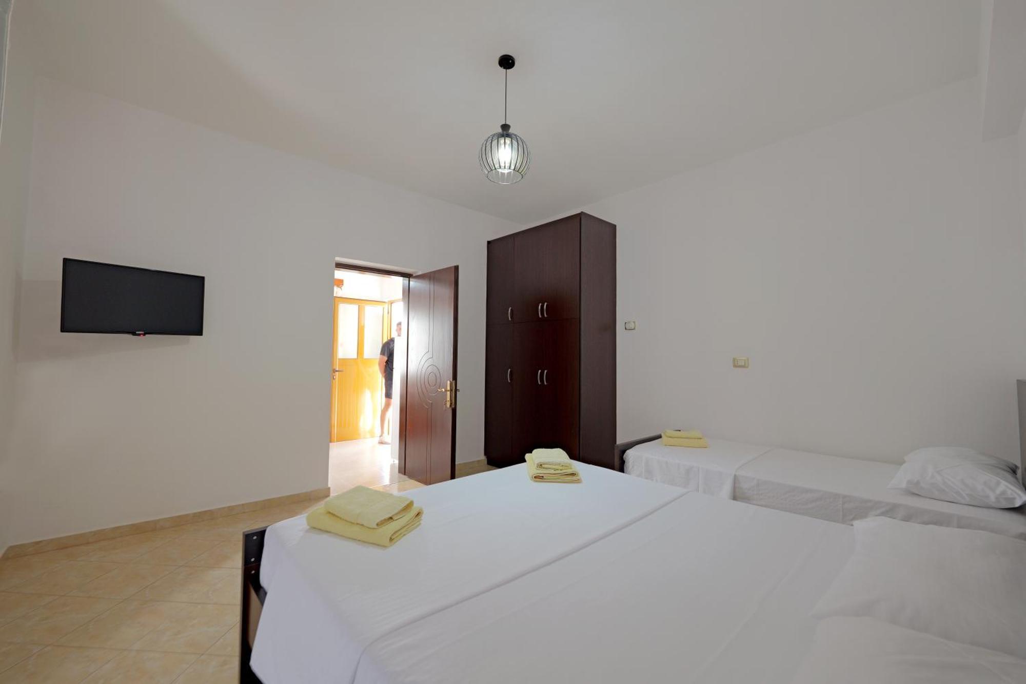 Brahimi Guest House クサミル エクステリア 写真