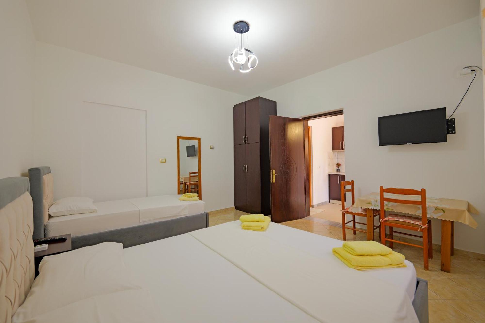 Brahimi Guest House クサミル エクステリア 写真