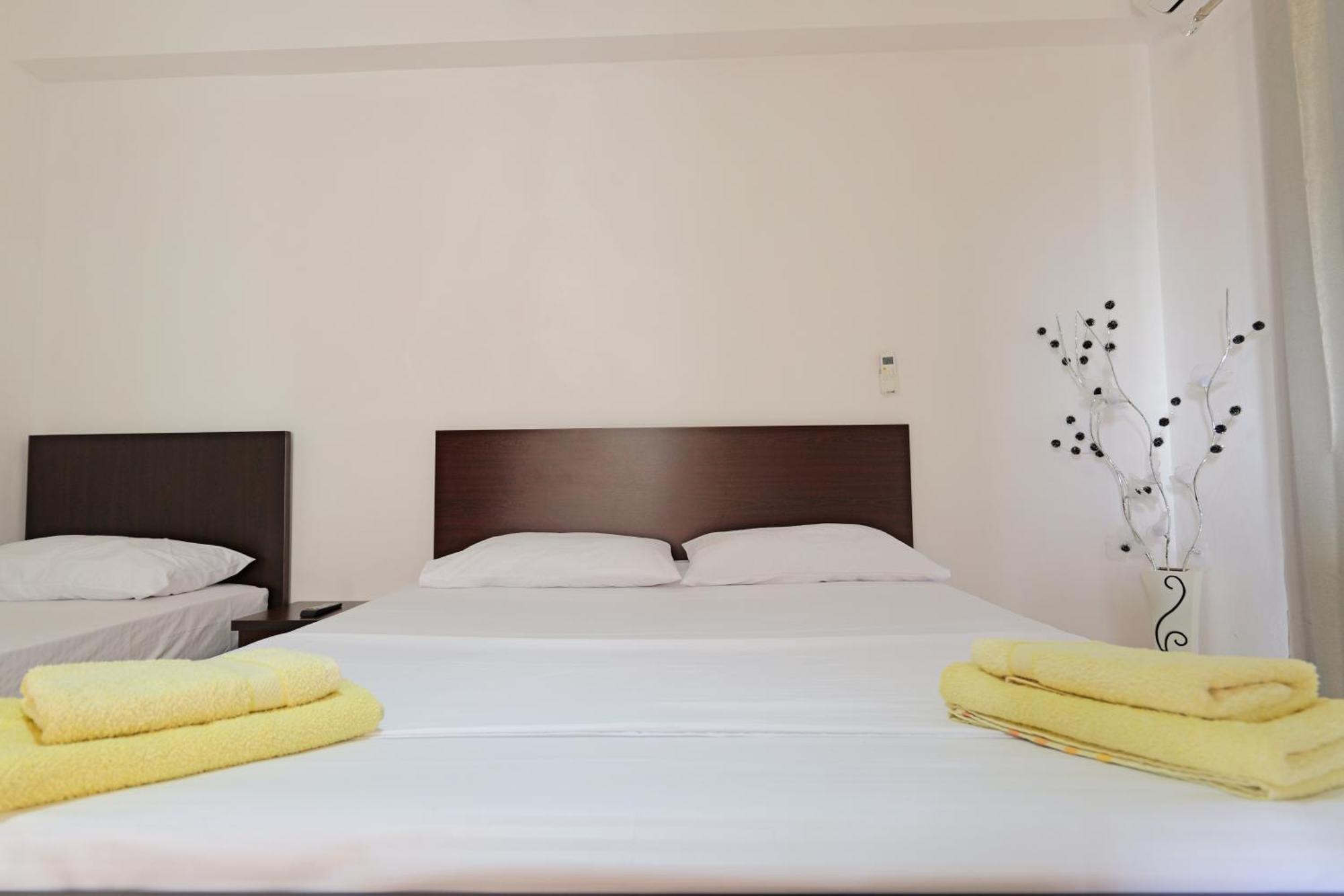 Brahimi Guest House クサミル エクステリア 写真